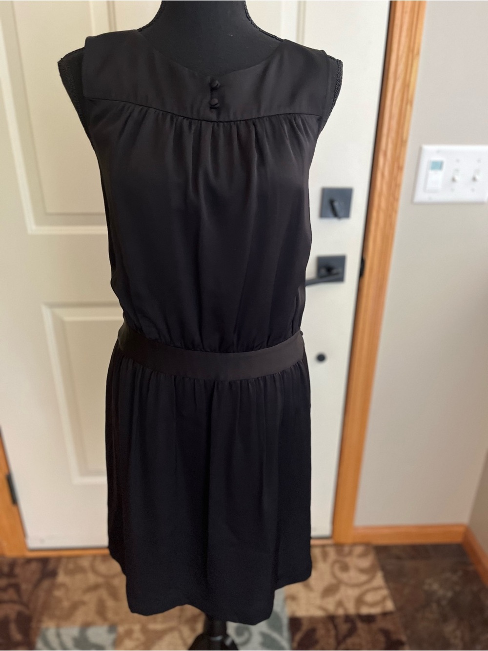 New Theory Jayne black 100% silk lined sleeveless cocktail dress. Size 12